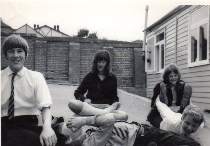 Cecil, Lynda, Jackie, Gilbert & Andy lying down.